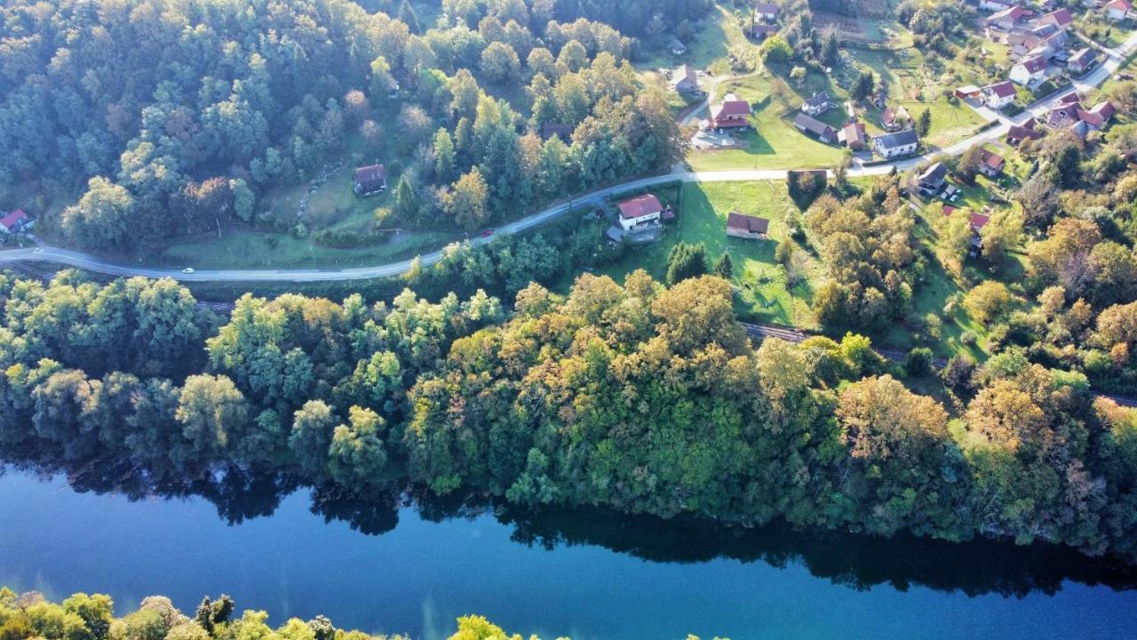 Wooden House Near The River Kupa Kamanje Exterior photo